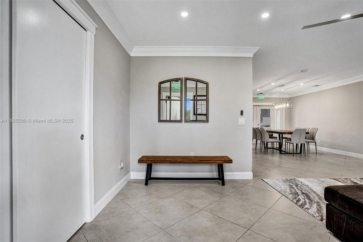 Dining room, Interior, Recessed Lighting