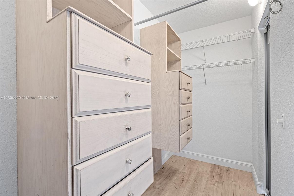 Interior, Walk-in Closets, Wood Texture Flooring