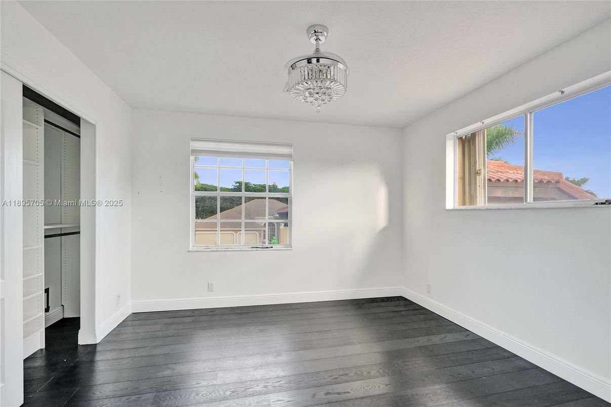 Chandelier, Empty room, Interior, Wood Texture Flooring