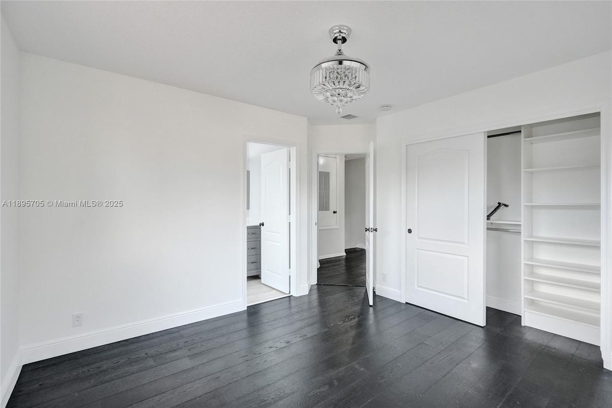 Chandelier, Empty room, Interior, Wood Texture Flooring