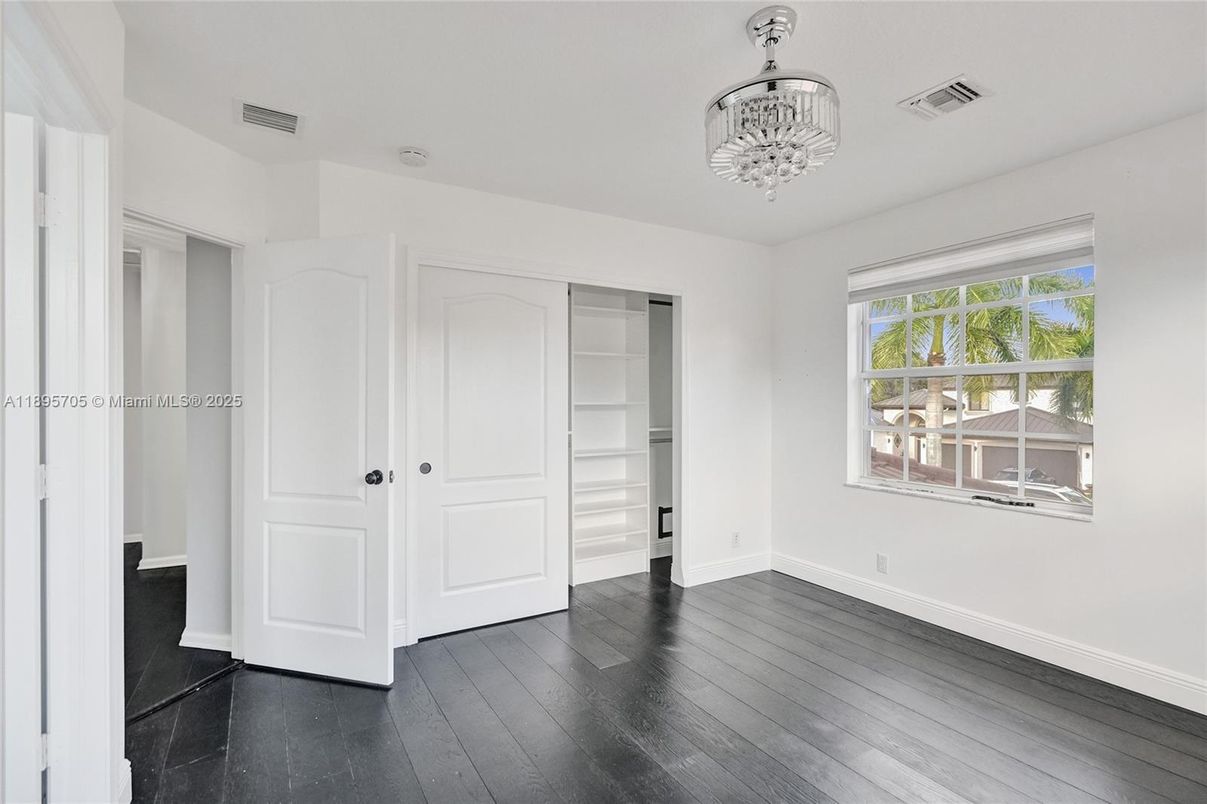 Chandelier, Empty room, Interior, Wood Texture Flooring