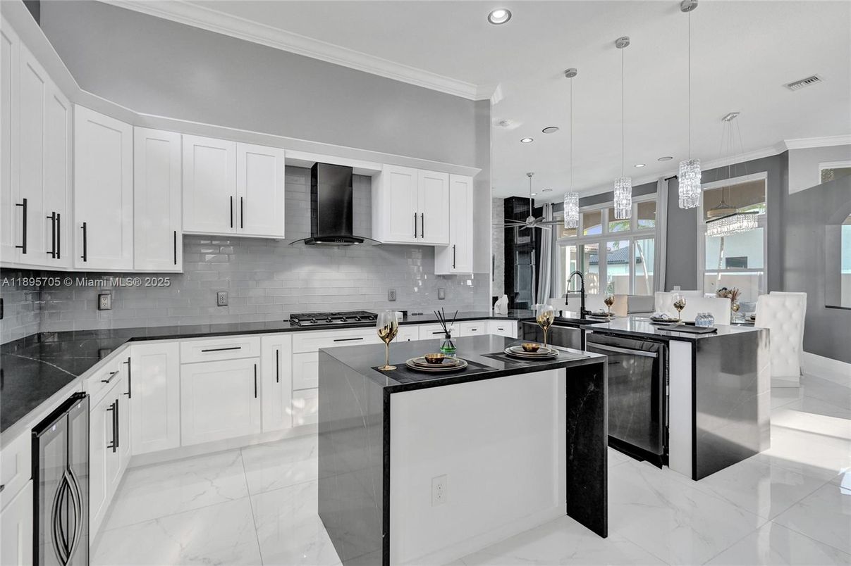 Dining room, Interior, Kitchen, Marble, Pendant Lights, Recessed Lighting, Stainless Steel Appliances