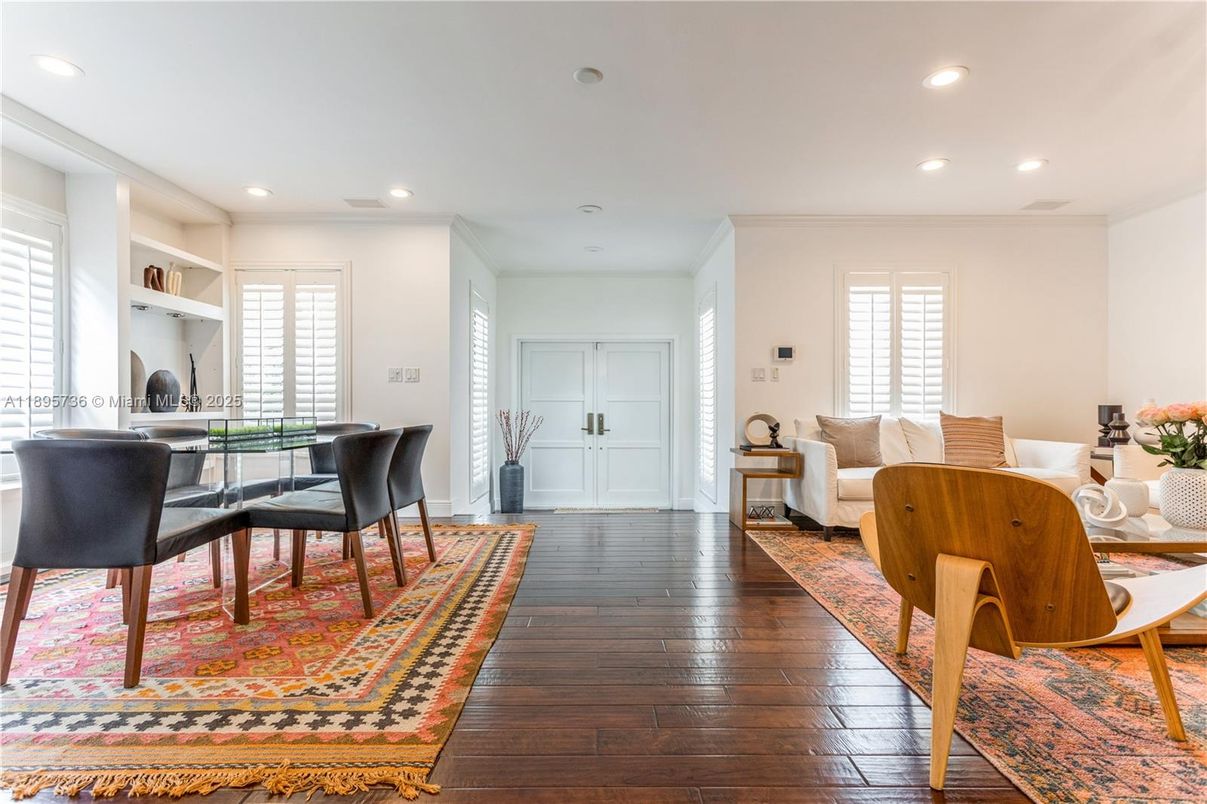 Dining room, Interior, Living room, Recessed Lighting, Wood Texture Flooring