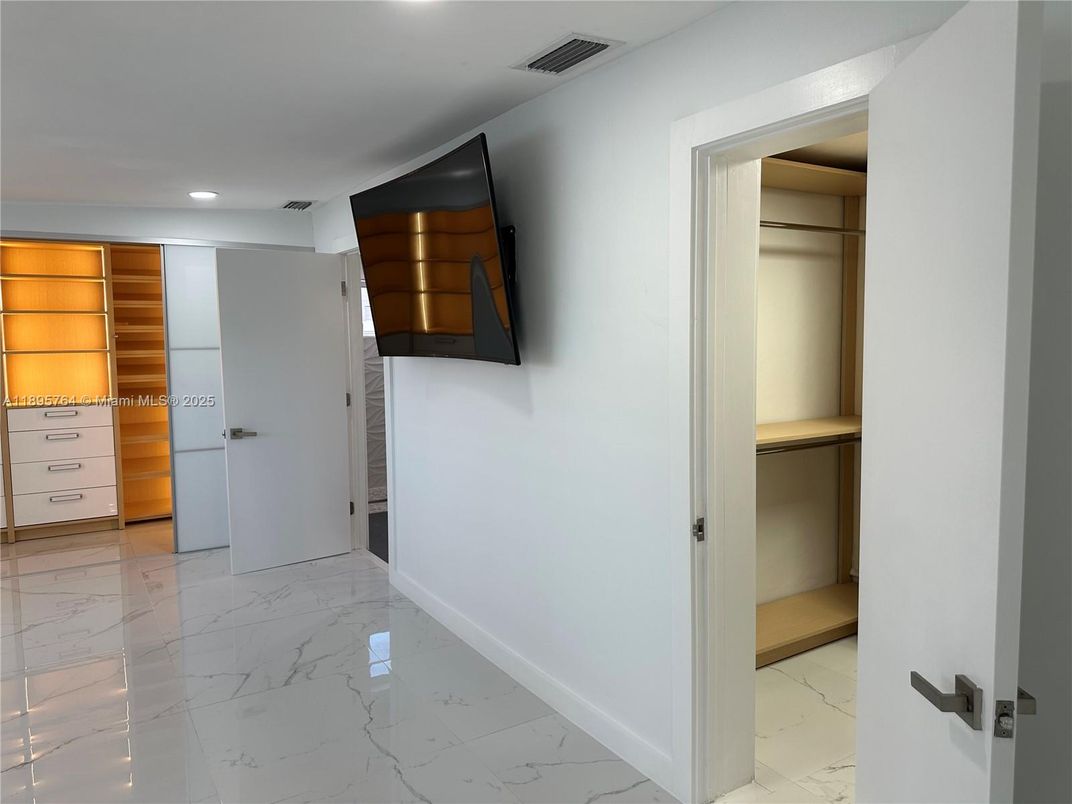 Interior, Kitchen, Marble, Recessed Lighting
