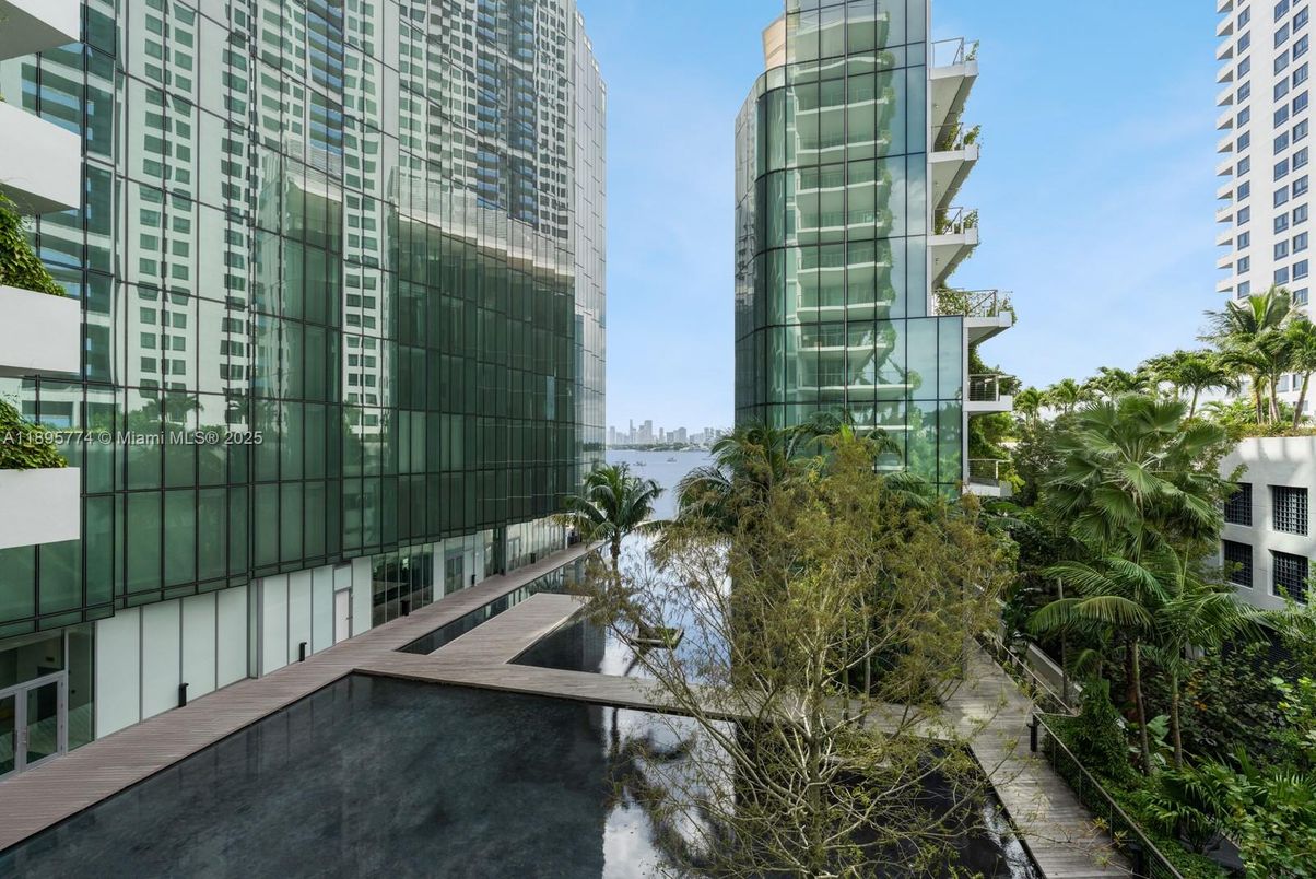 Exterior, Facade, Highrise