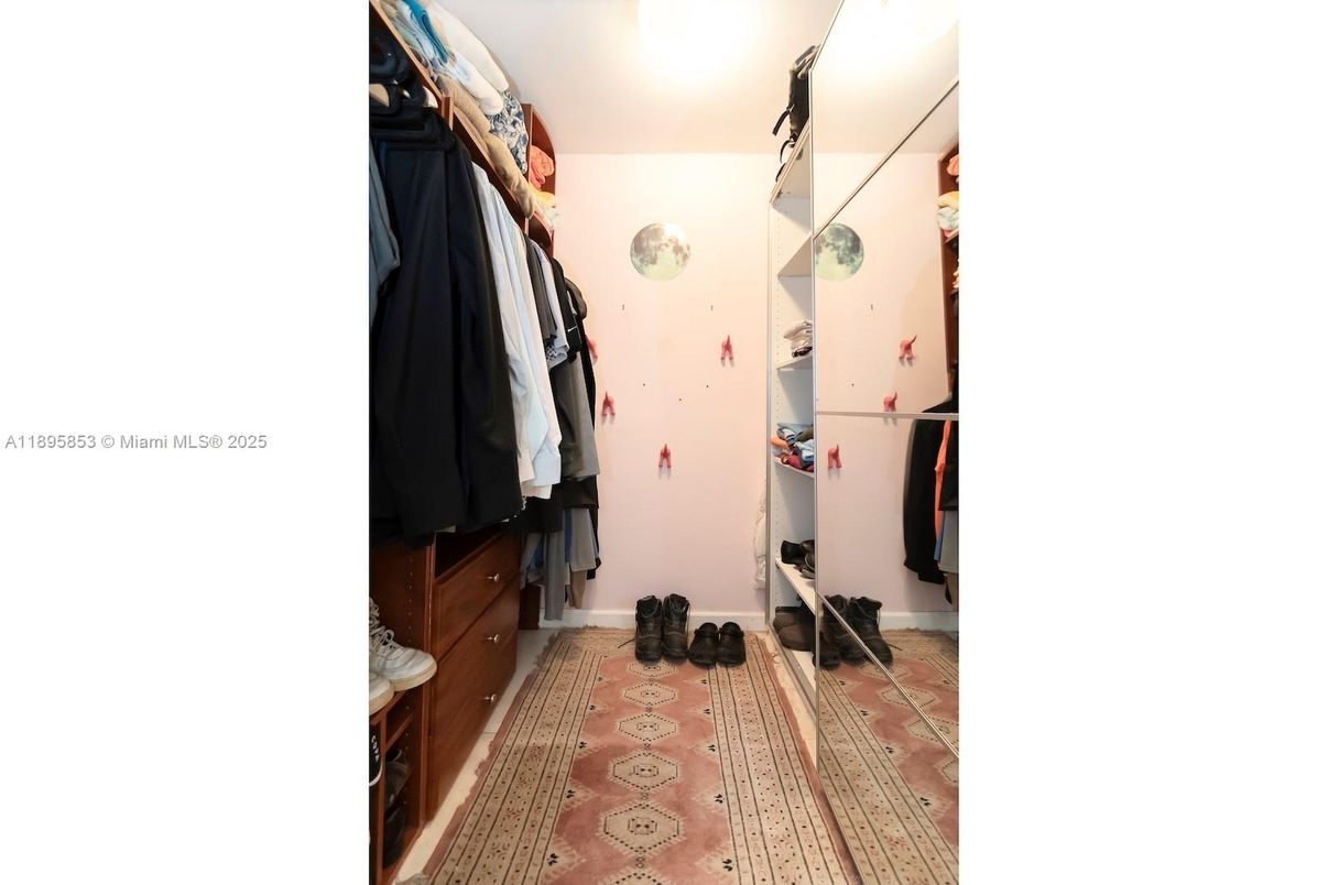 Interior, Walk-in Closets