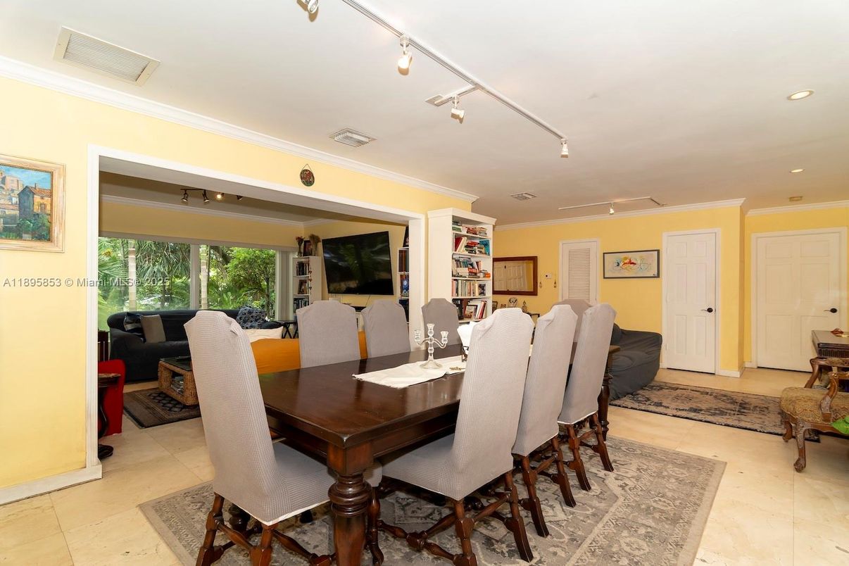 Dining room, Interior, Living room, Recessed Lighting