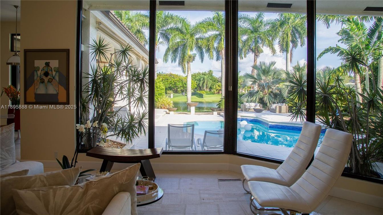 Interior, Sun Room, Water