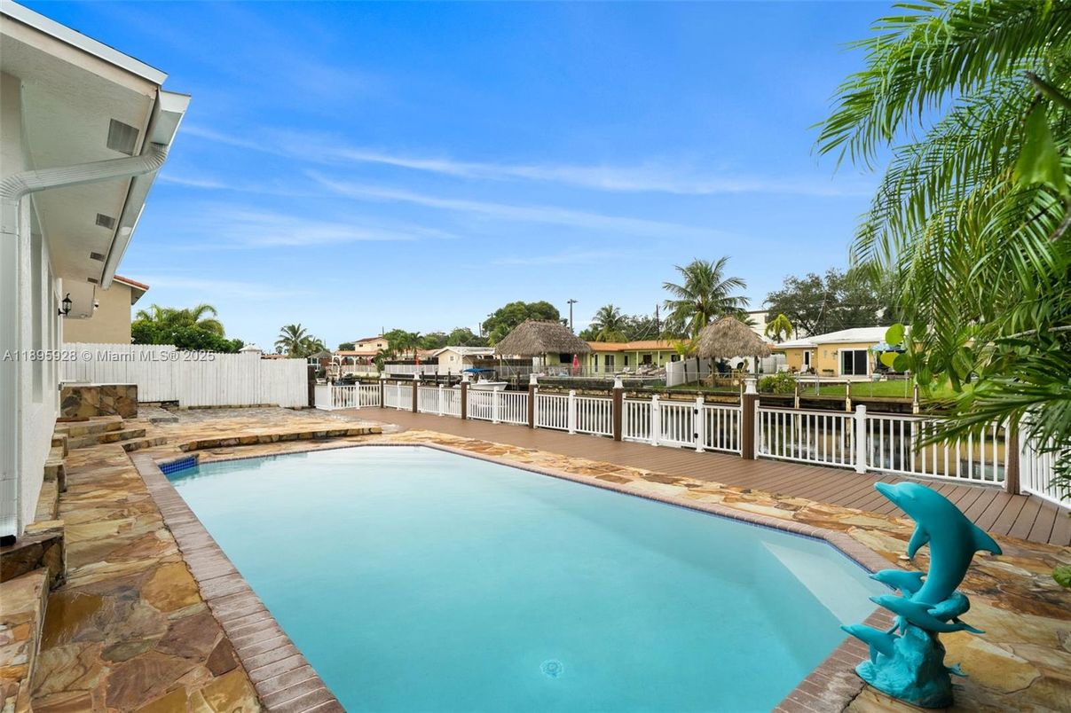 Exterior, Pool, Water