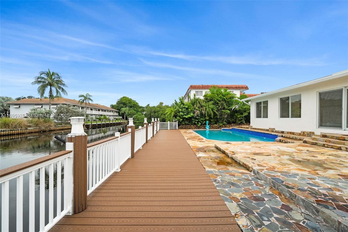 Exterior, Pool, Water