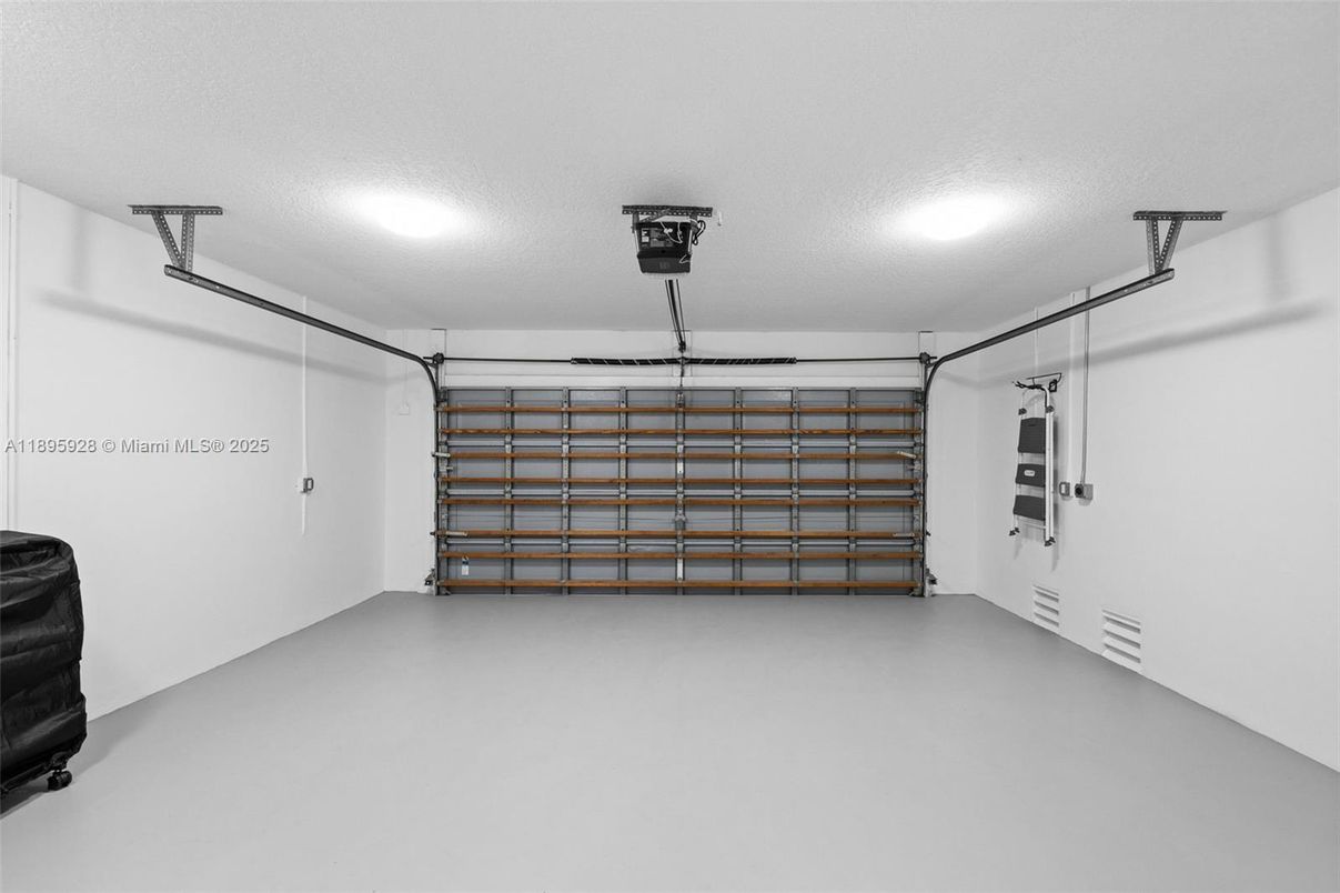 Garage, Interior