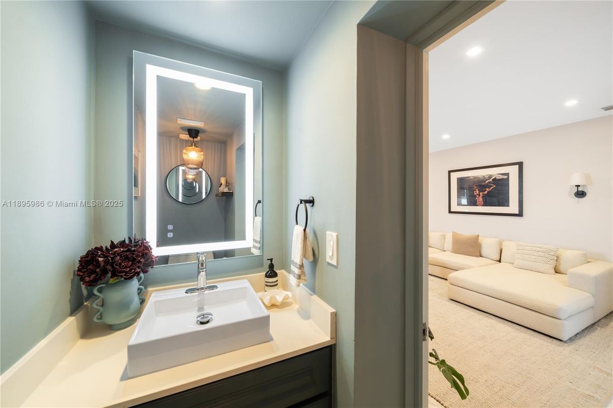 Bathroom, Interior, Recessed Lighting