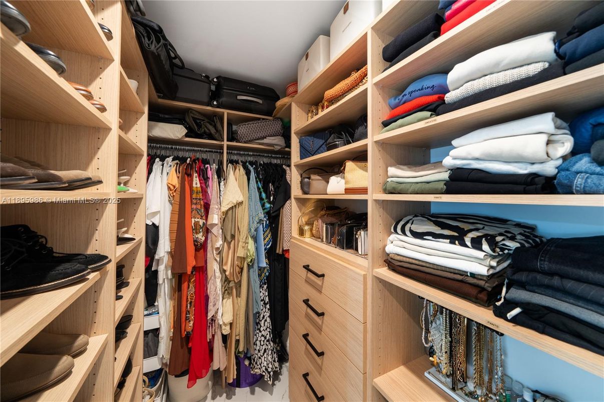Interior, Walk-in Closets