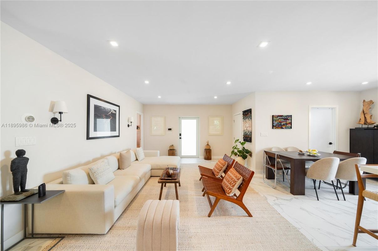 Dining room, Interior, Living room, Marble, Recessed Lighting