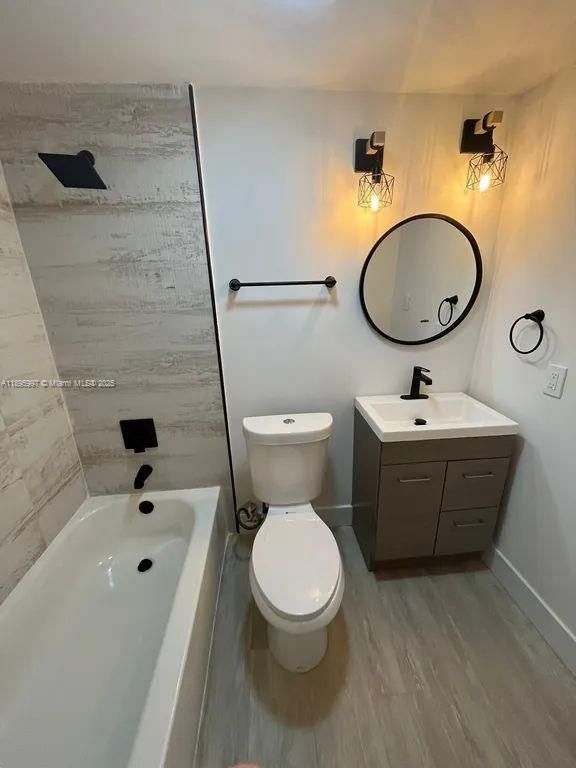 Bathroom, Dual Sink Vanities, Interior, Wood Texture Flooring