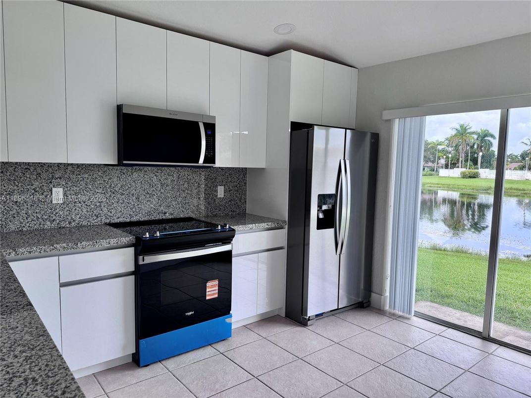 Interior, Kitchen, Stainless Steel Appliances, Water