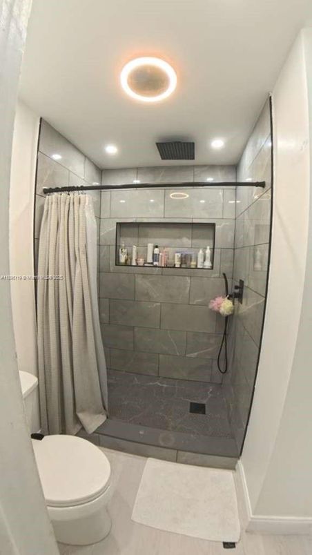 Bathroom, Interior, Recessed Lighting