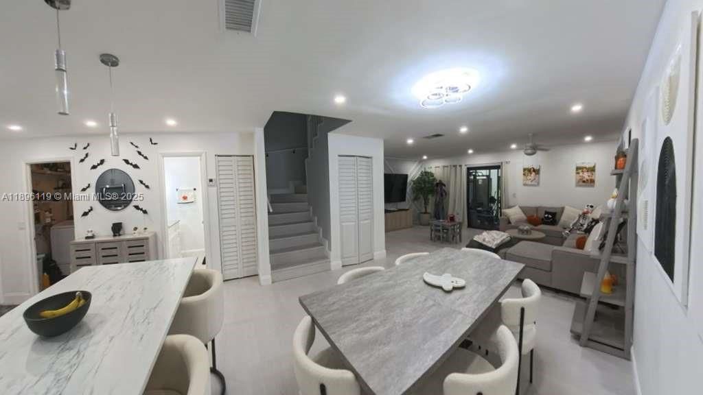 Dining room, Interior, Living room, Pendant Lights, Recessed Lighting