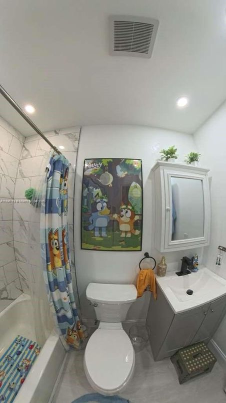 Bathroom, Interior, Recessed Lighting