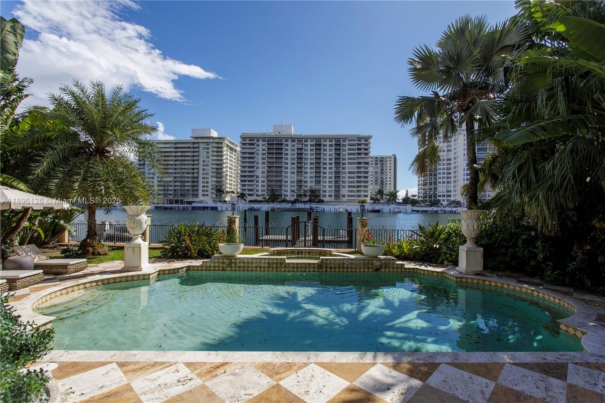 Exterior, Pool, Water