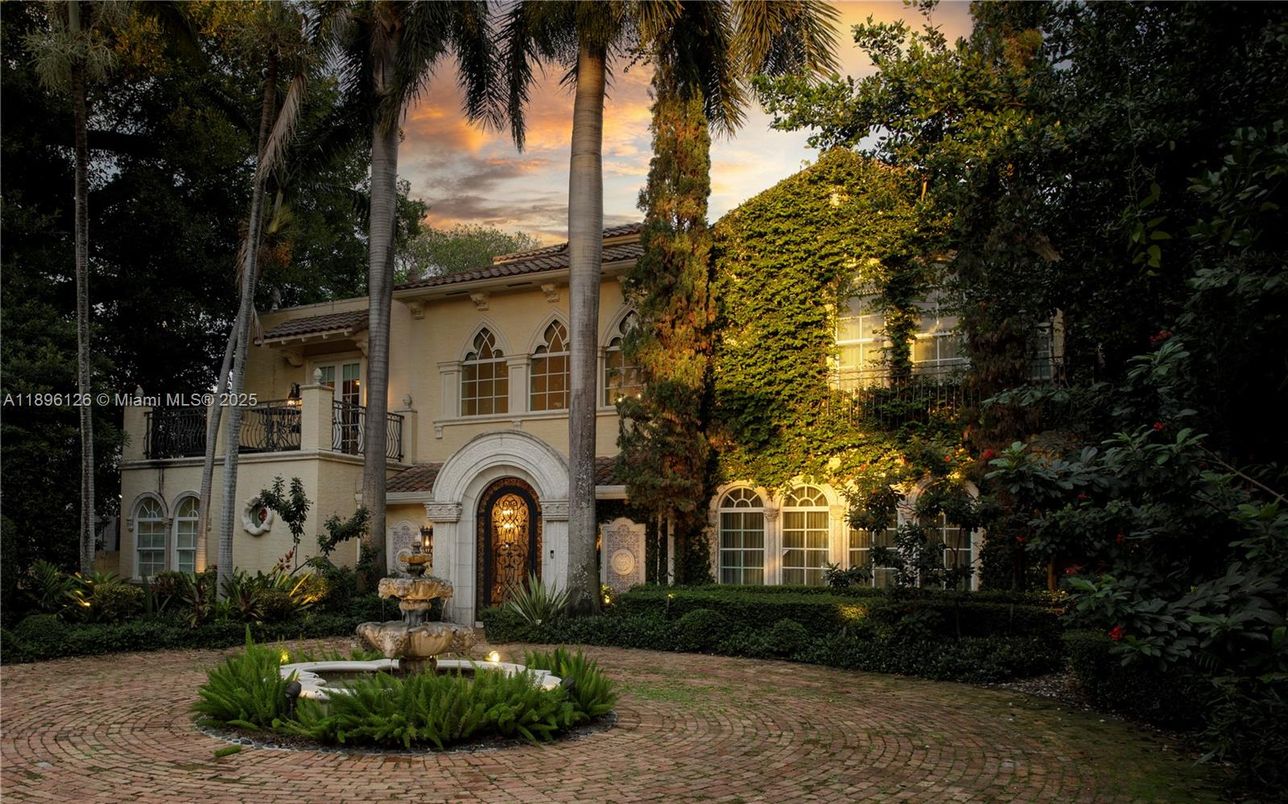 Backyard, Exterior, Facade, Mediterranean