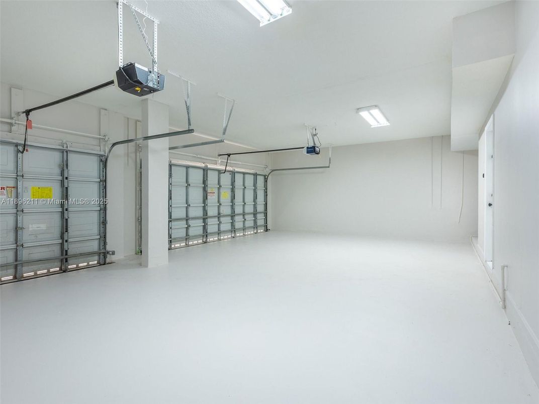 Garage, Interior