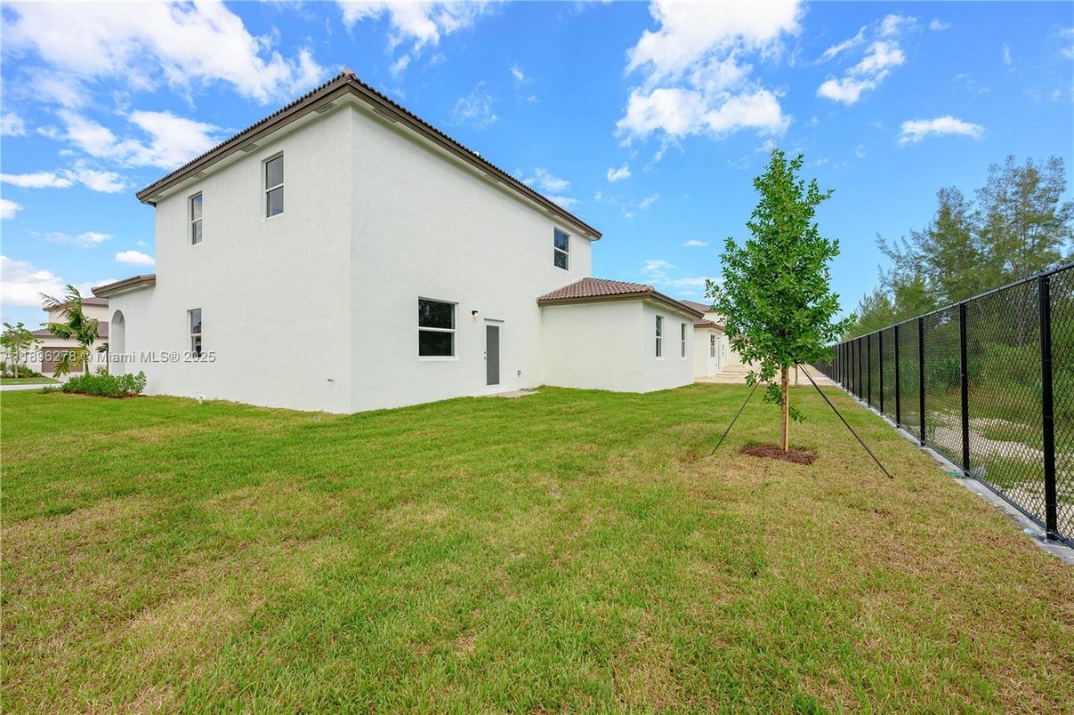 Backyard, Exterior