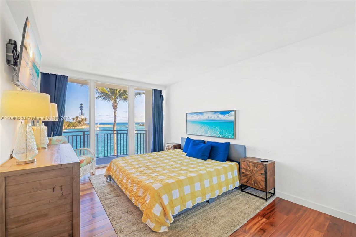 Bedroom, Interior, Water, Wood Texture Flooring