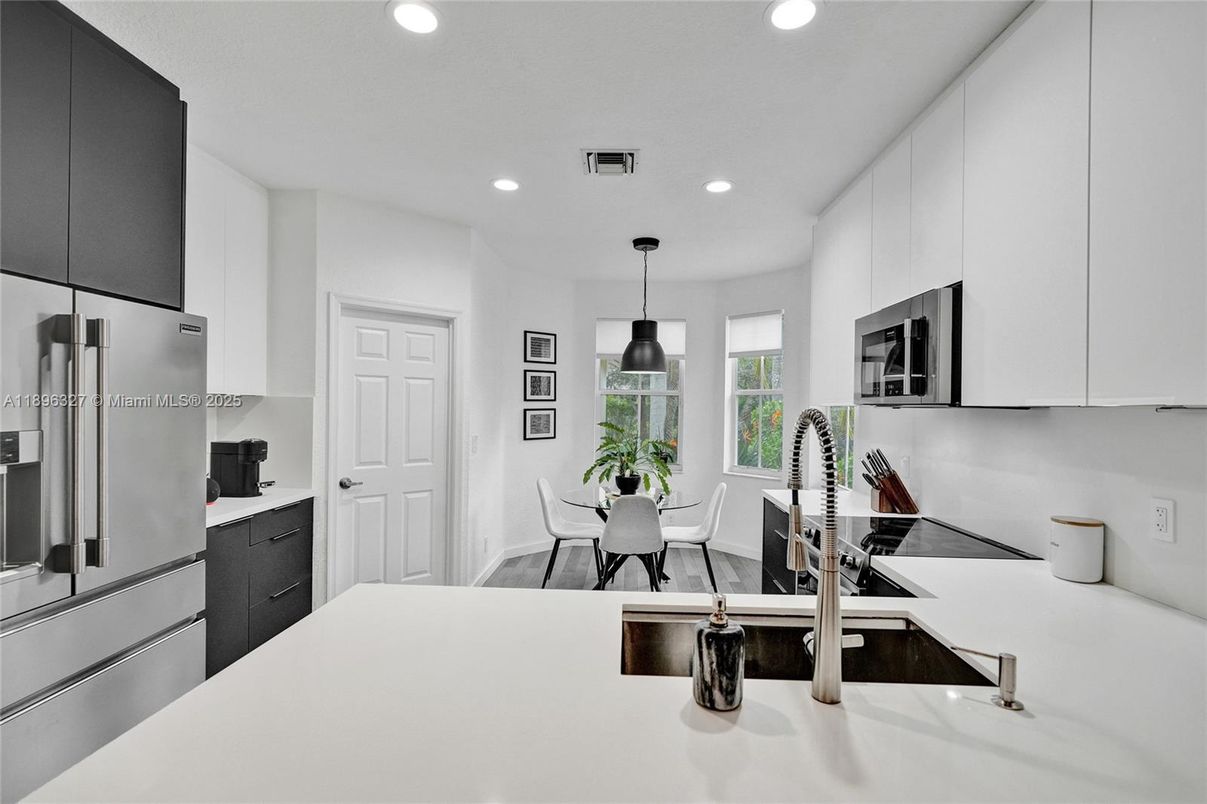 Dining room, Interior, Kitchen, Pendant Lights, Recessed Lighting