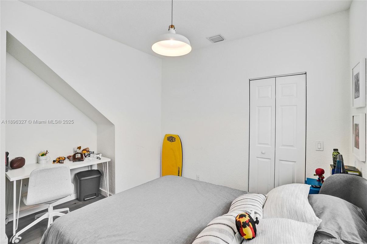 Bedroom, Interior, Pendant Lights