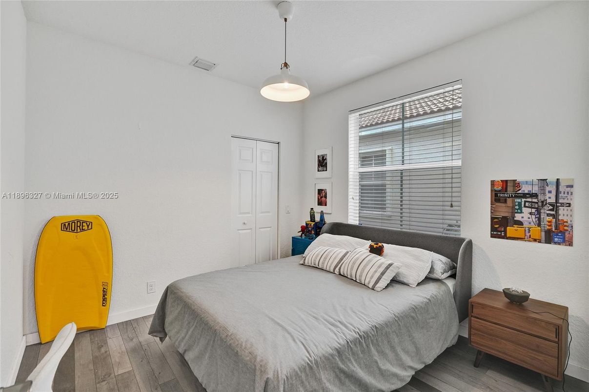 Bedroom, Interior, Pendant Lights, Wood Texture Flooring