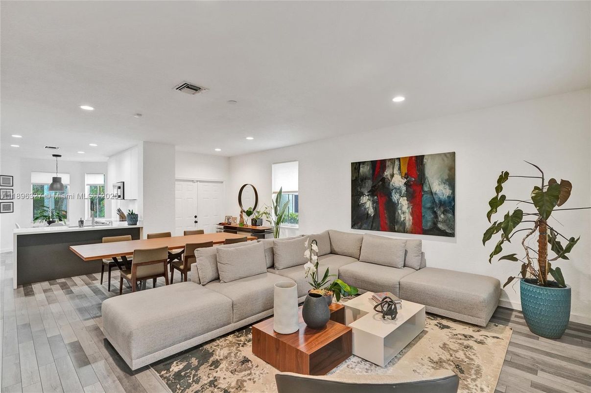 Dining room, Interior, Living room, Pendant Lights, Recessed Lighting, Wood Texture Flooring