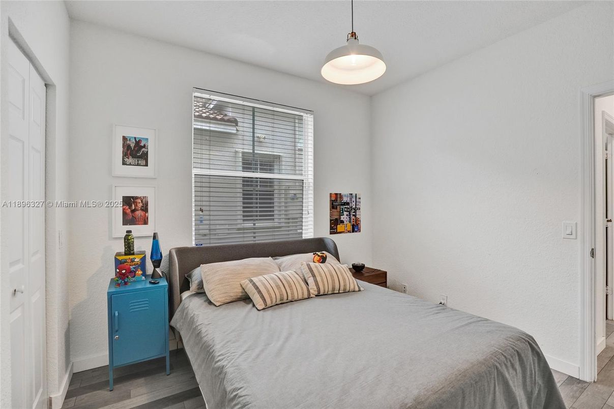 Bedroom, Interior, Pendant Lights, Wood Texture Flooring