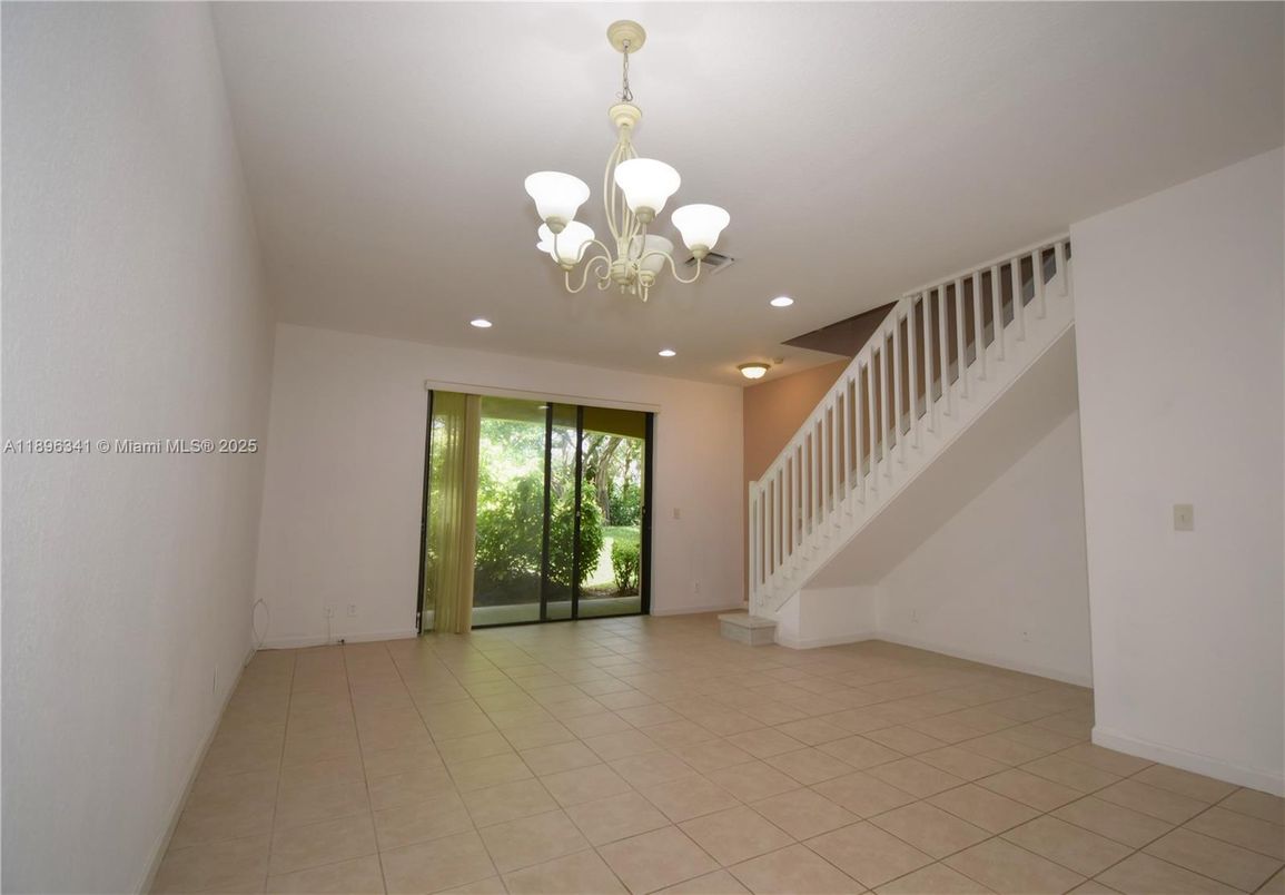 Chandelier, Empty room, Interior, Recessed Lighting