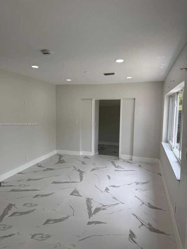 Empty room, Interior, Marble, Recessed Lighting