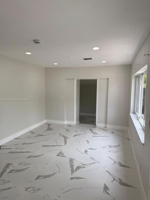 Empty room, Interior, Marble, Recessed Lighting