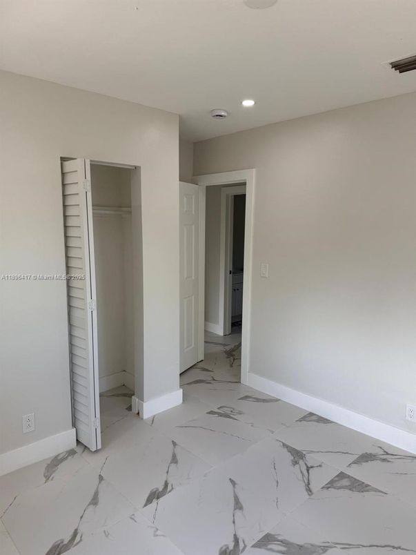 Empty room, Interior, Marble, Recessed Lighting