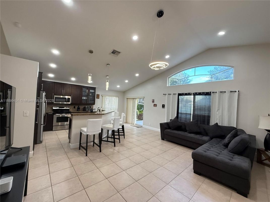 Interior, Kitchen, Living room, Pendant Lights, Recessed Lighting, Stainless Steel Appliances