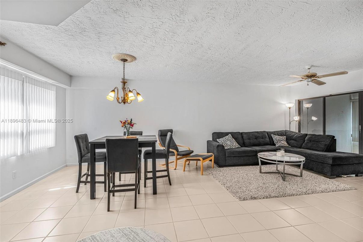 Chandelier, Dining room, Interior, Living room