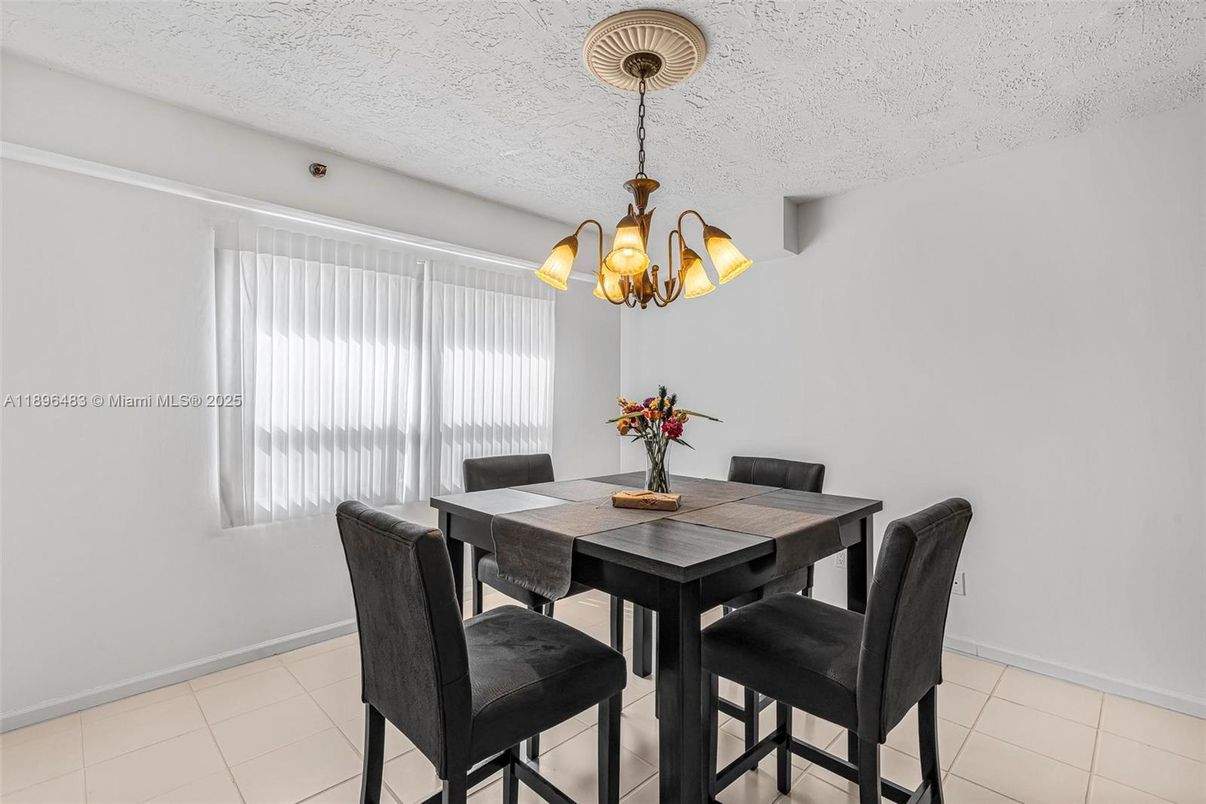 Chandelier, Dining room, Interior