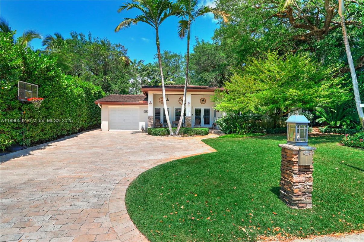 Backyard, Detached Garage, Exterior