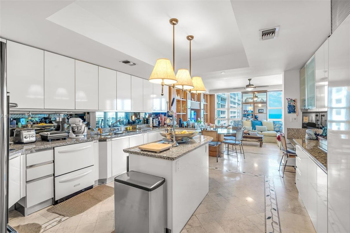 Chandelier, Dining room, Interior, Kitchen, Living room, Pendant Lights, Recessed Lighting