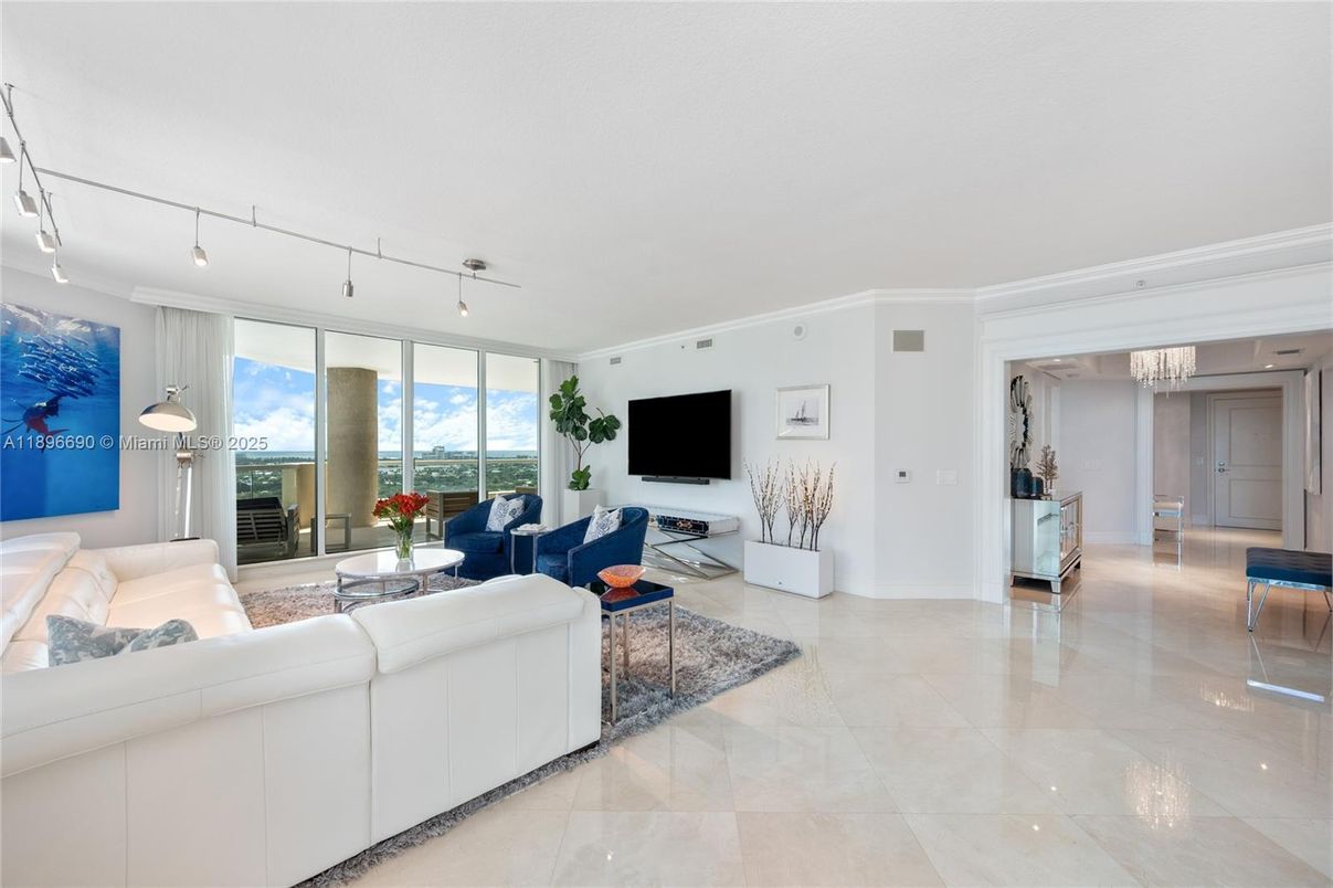 Chandelier, Interior, Living room