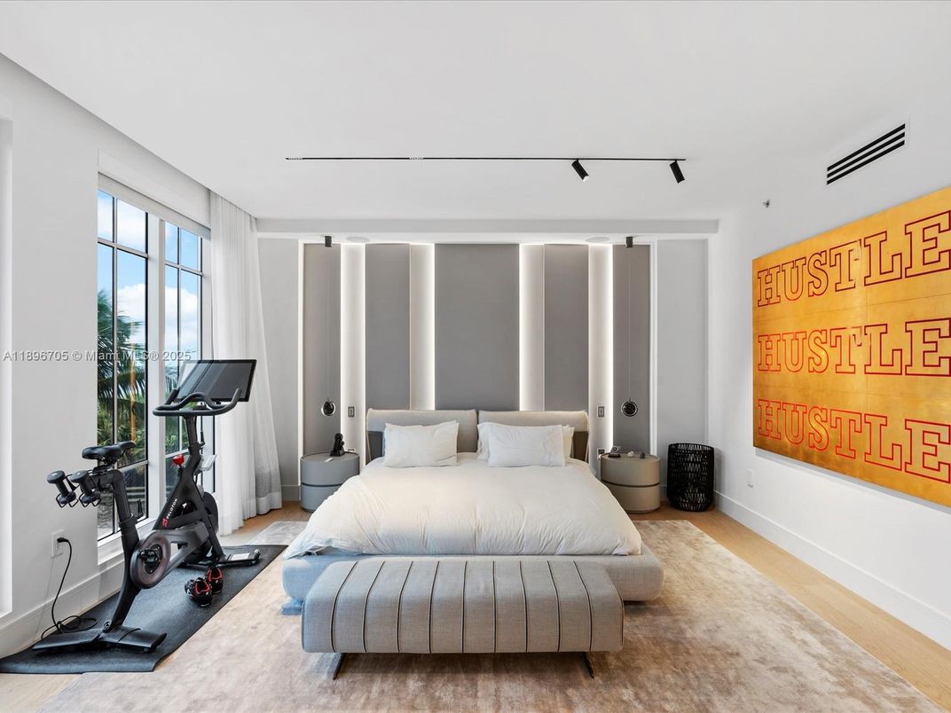 Bedroom, Fitness Equipment, Interior, Wood Texture Flooring