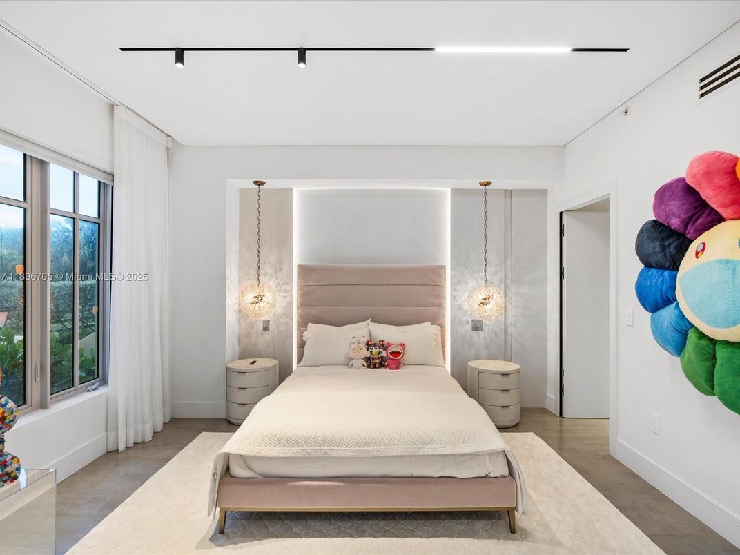 Bedroom, Interior, Pendant Lights