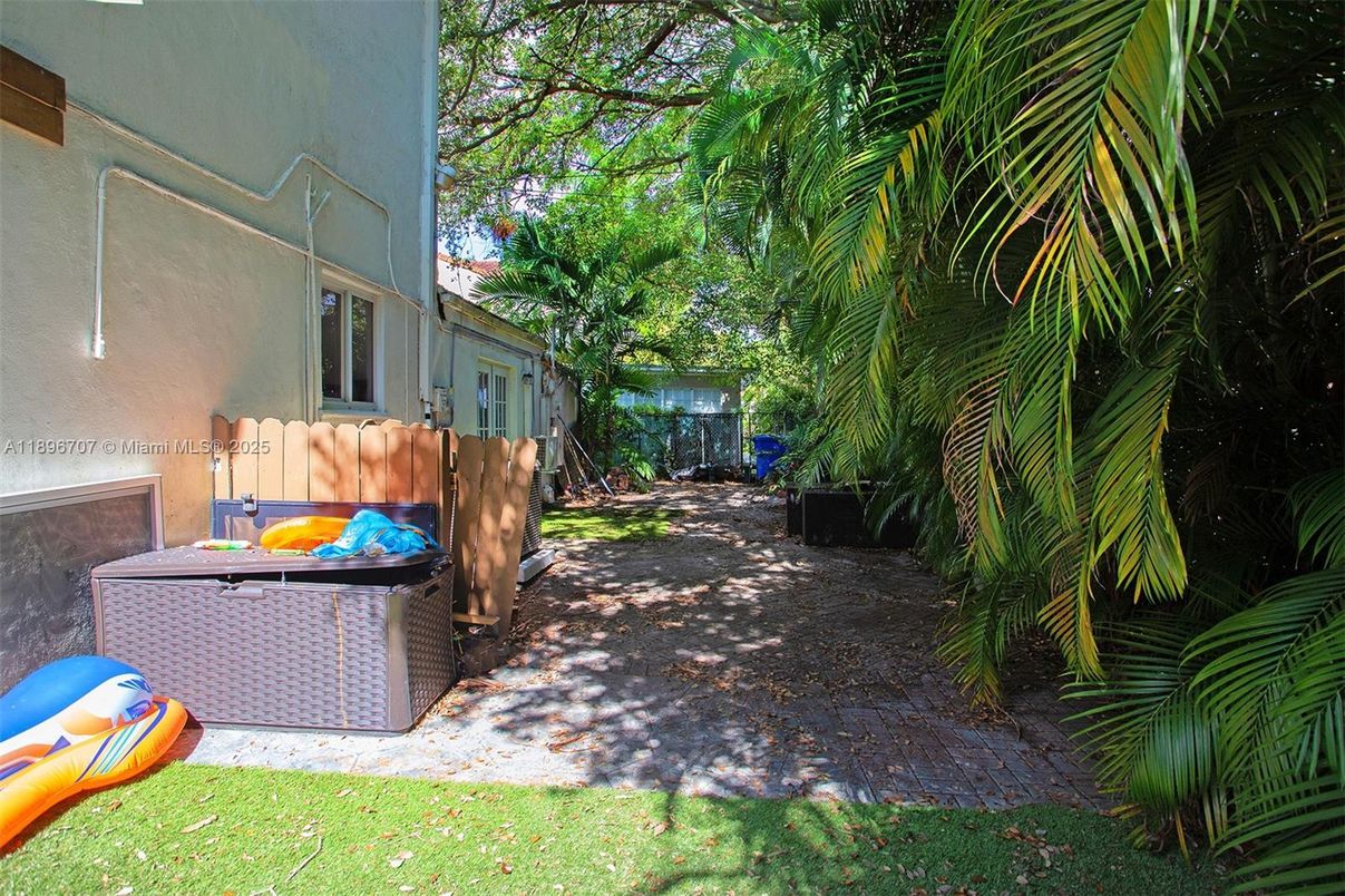 Backyard, Exterior