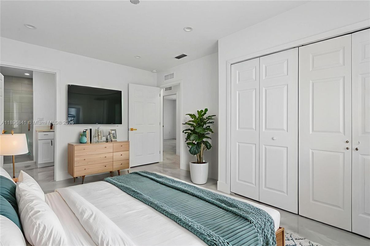Bedroom, Interior, Recessed Lighting