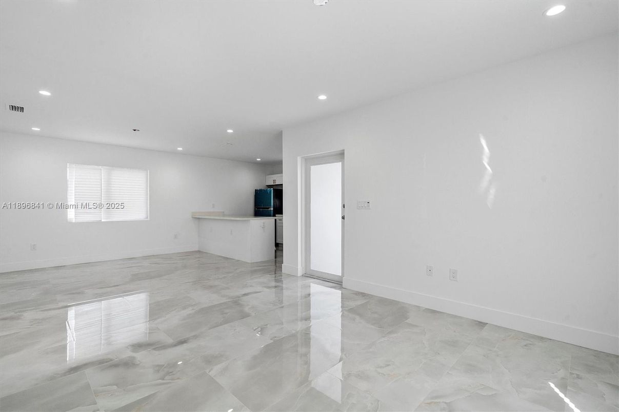 Empty room, Interior, Kitchen, Recessed Lighting