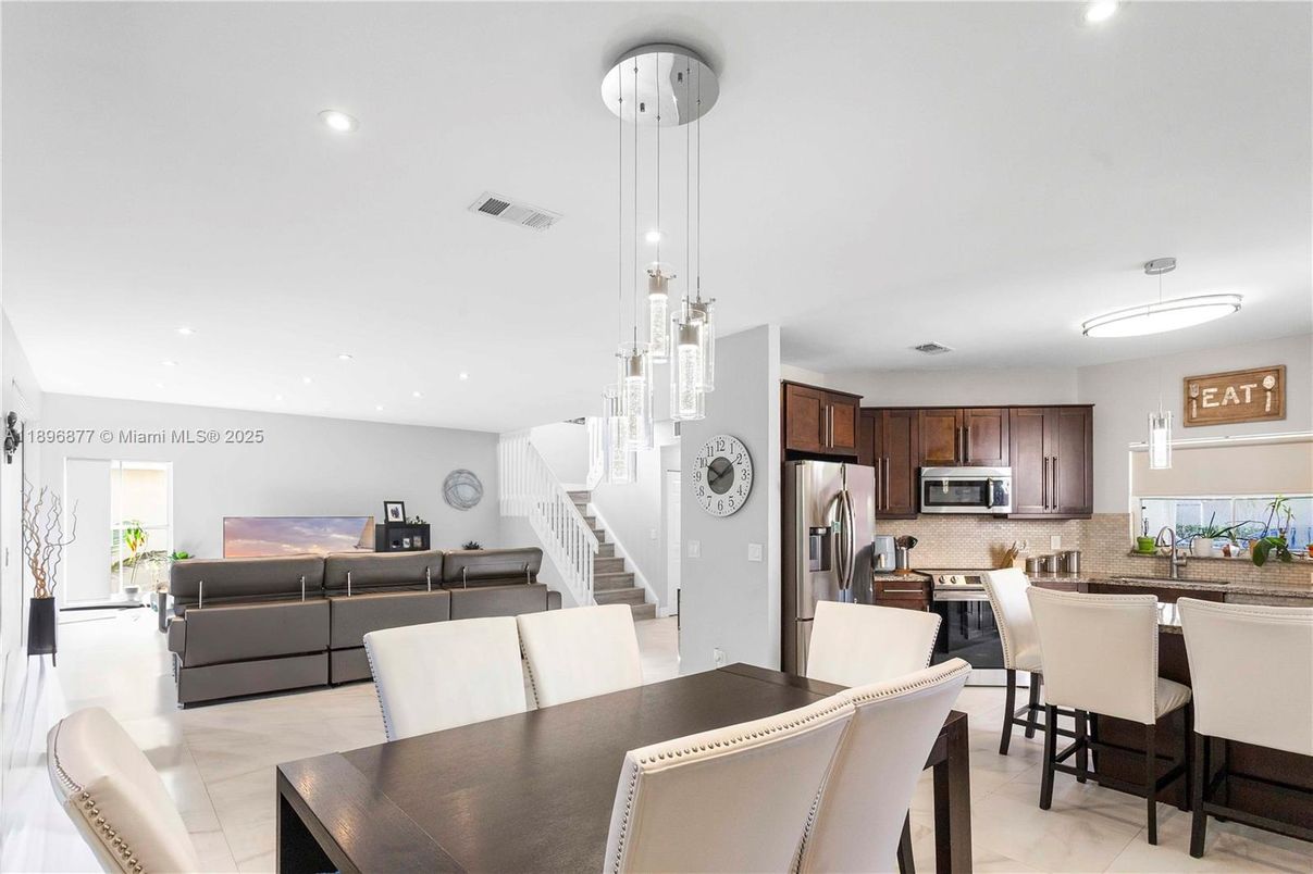 Dining room, Interior, Kitchen, Living room, Pendant Lights, Recessed Lighting, Stainless Steel Appliances