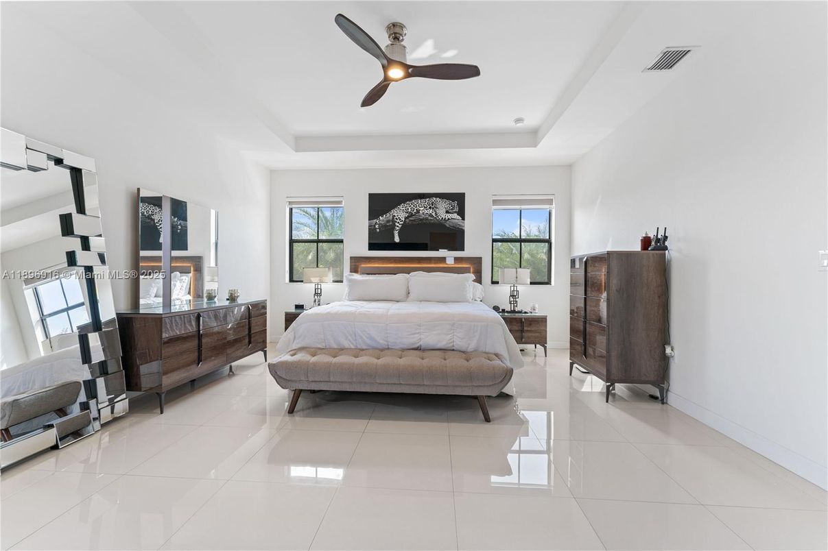 Bedroom, Interior, Recessed Lighting